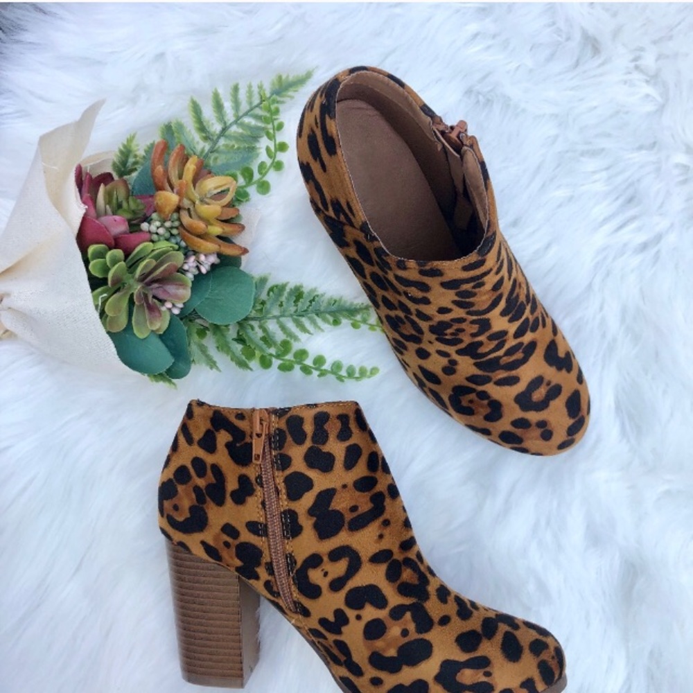 Last pair. Host pick 🍂🥳🎉 Leopard print booties. - Picture 5 of 5